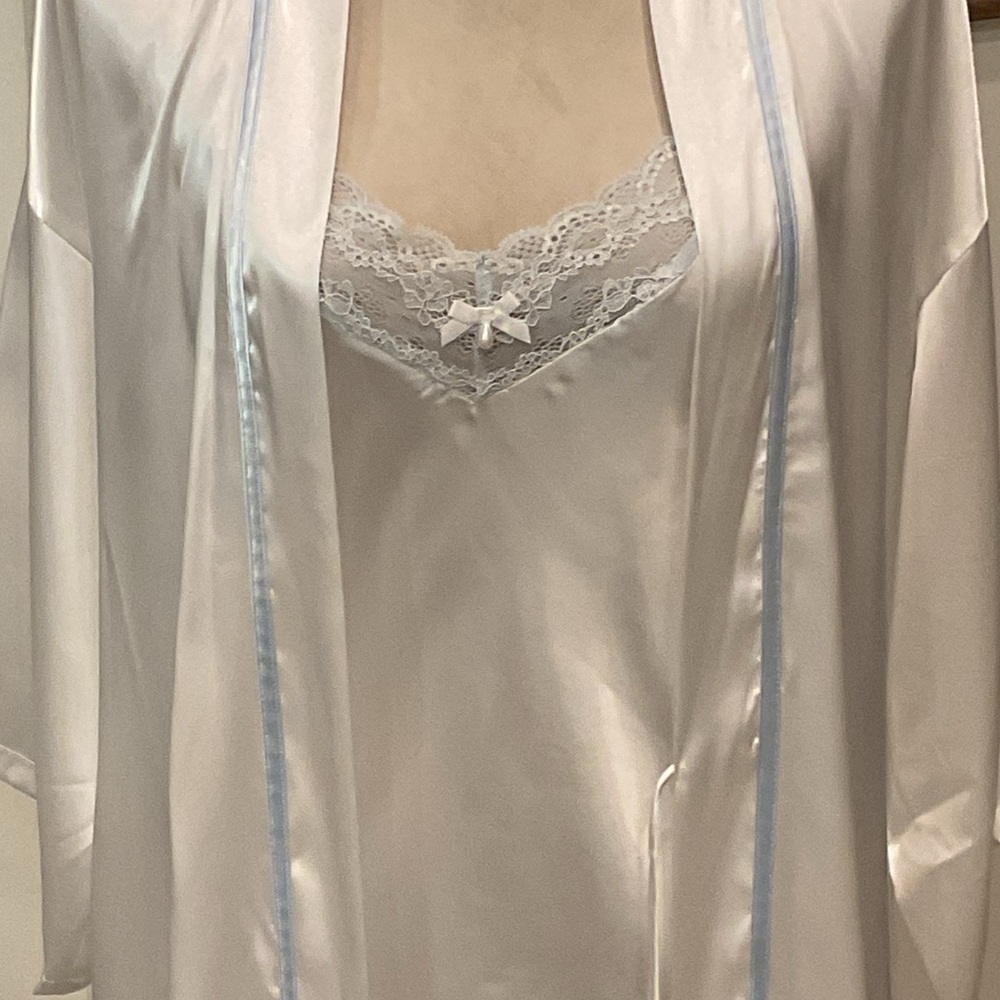 Linea Donatella Bridal Satin Lace-Trim Robe & Chemise Set - Picture 2 of 16